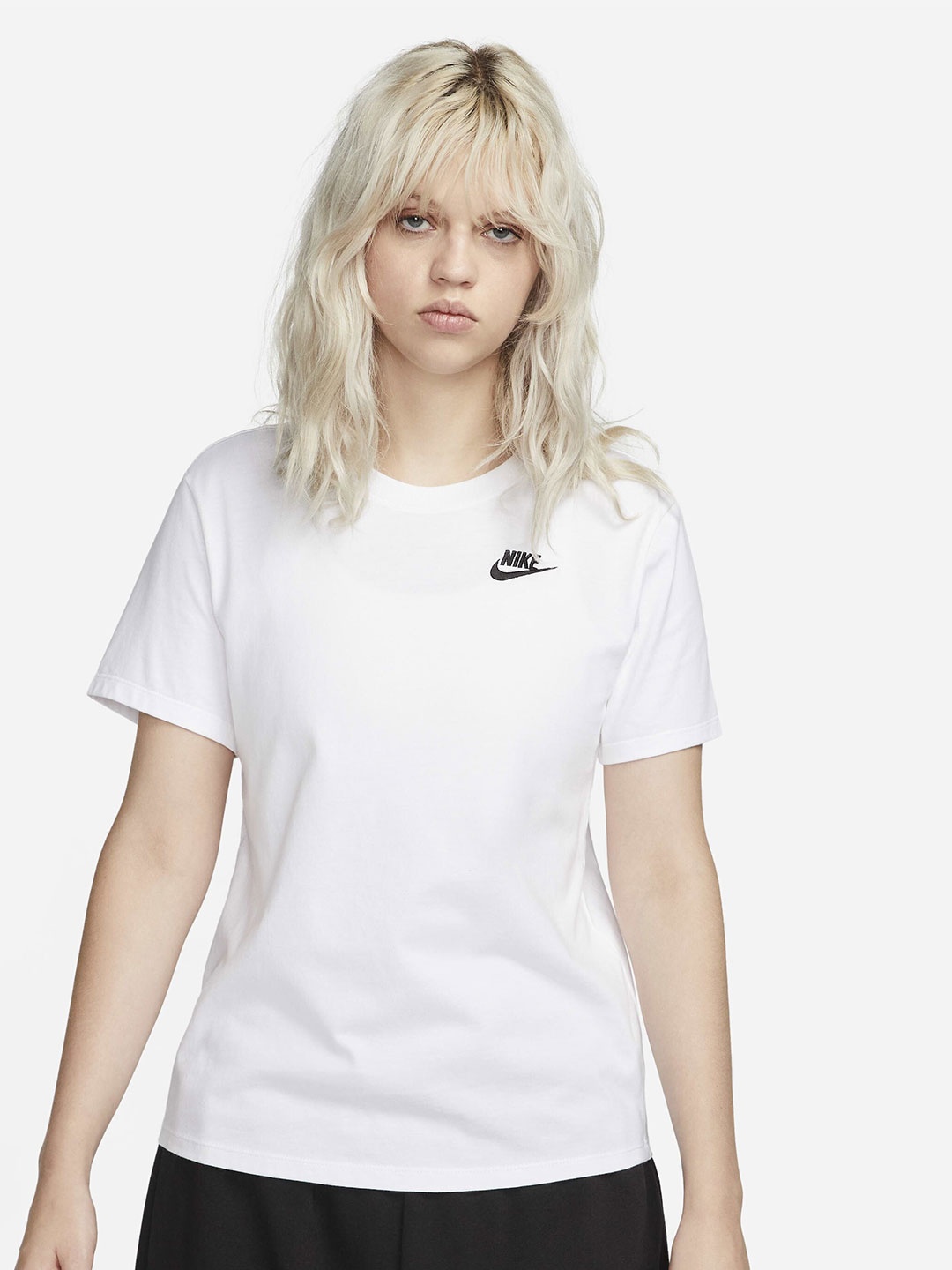 

Nike Sportswear Club Essentials T-Shirt, White