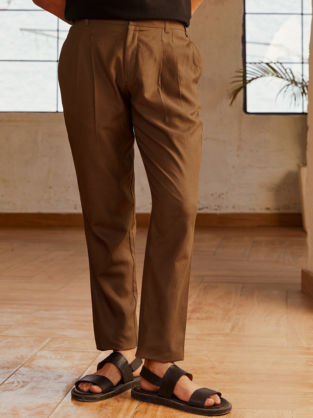 

Andamen Men Ultra Regular Fit Mid-Rise Pleated Trousers, Brown