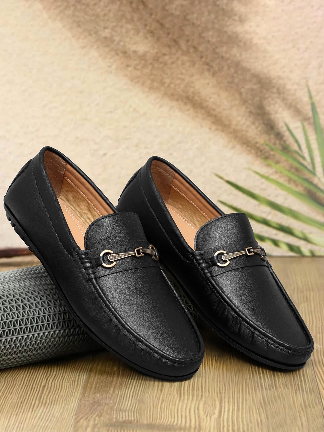 

Mast & Harbour Men Black Embellished Lightweight Comfort Insole Horsebit Loafers