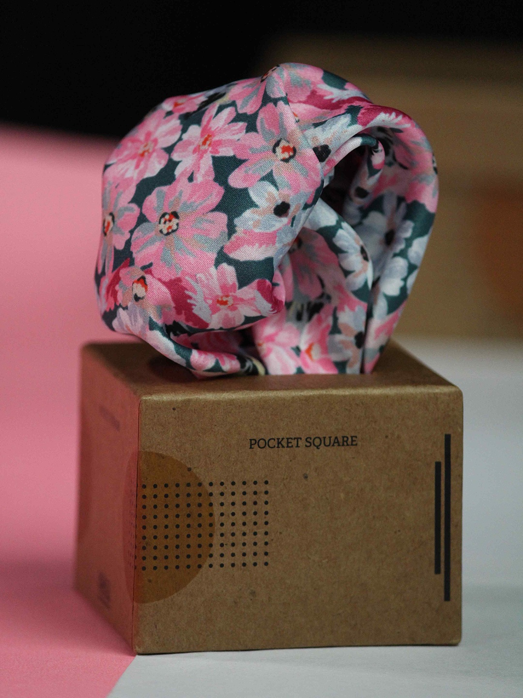 

Tossido Men Floral Printed Pocket Square, Pink