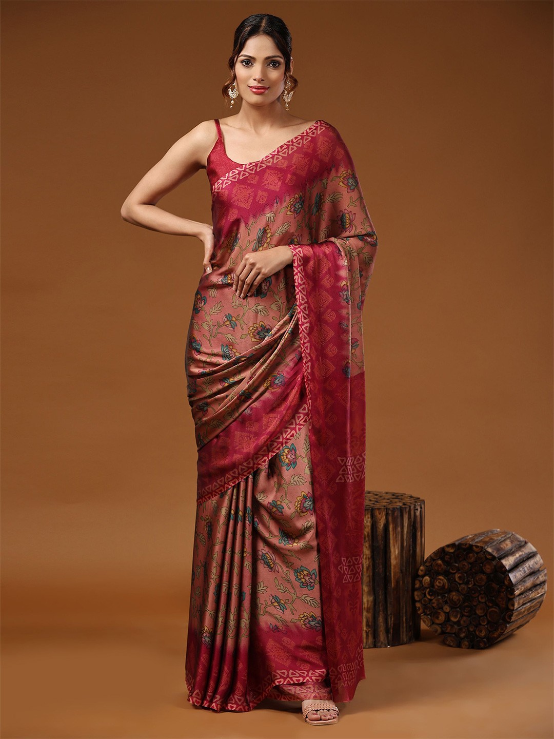 

DIVASTRI Floral Printed Brasso Saree, Pink