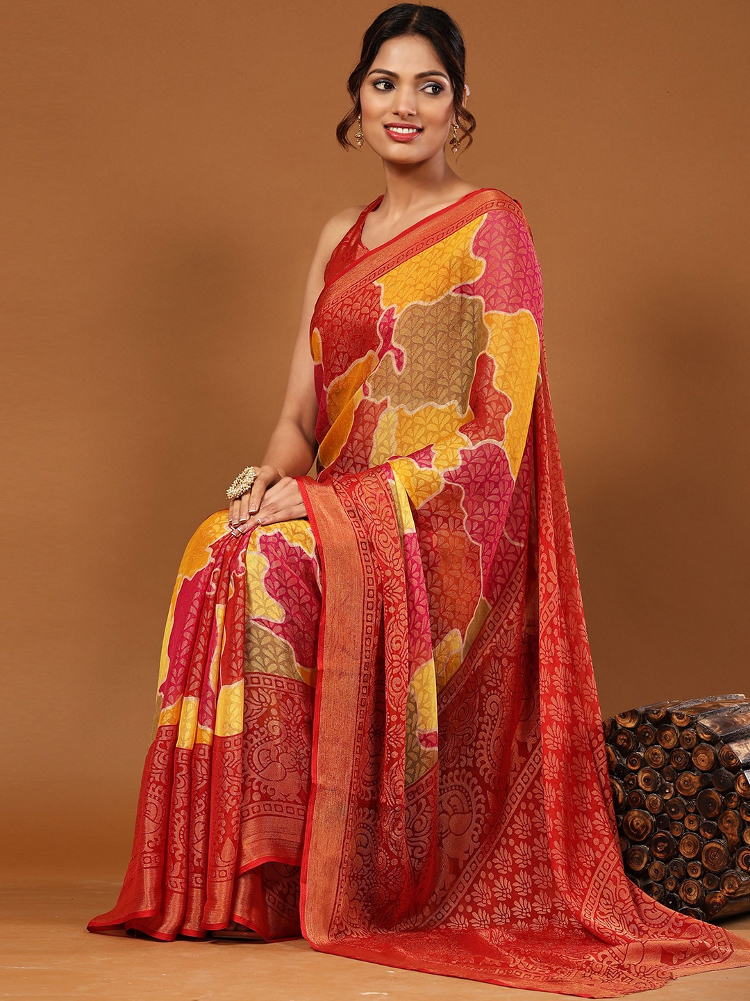 

DIVASTRI Abstract Zari Brasso Saree, Red