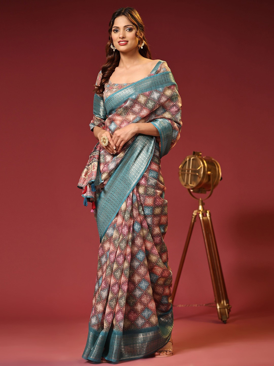 

DIVASTRI Floral Pure Cotton Saree, Blue