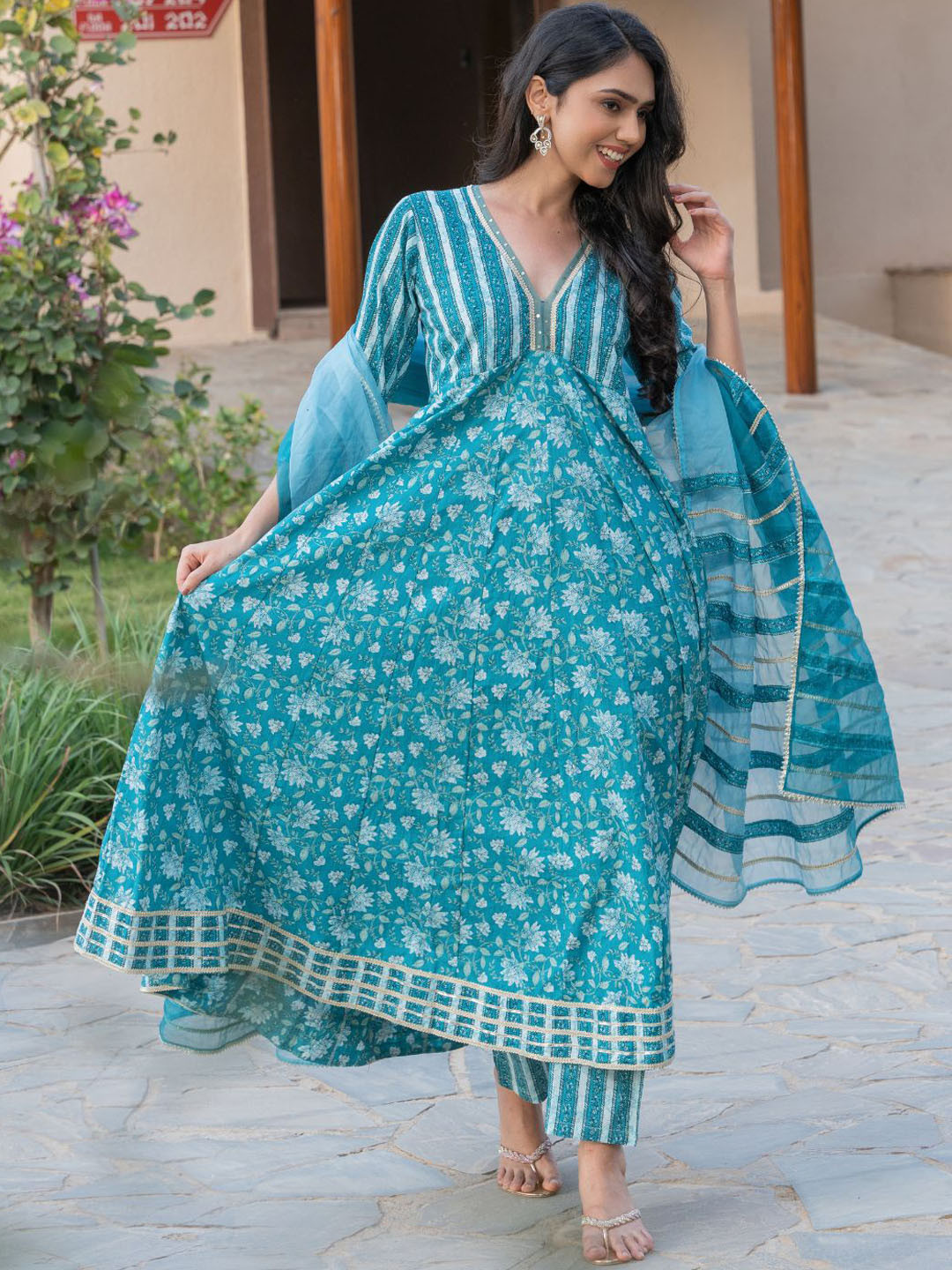 

HOUSE OF JAMOTI Floral Printed Anarkali Pure Cotton Kurta with Trousers & With Dupatta, Blue