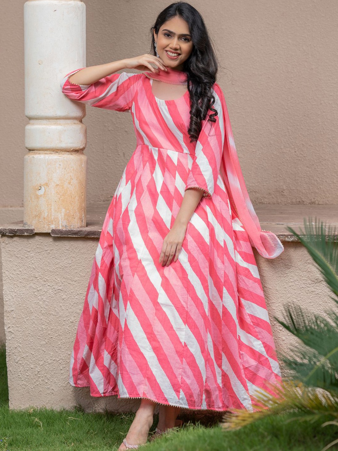 

HOUSE OF JAMOTI Striped Angrakha Gotta Patti Pure Cotton Kurta With Dupatta, Pink