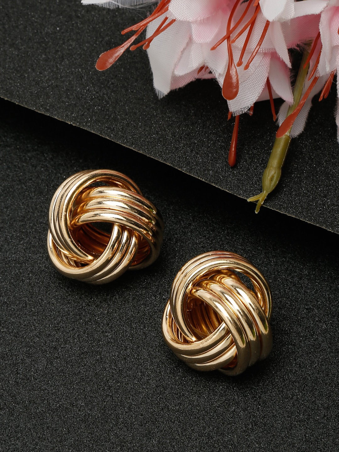 

DressBerry Gold-Plated Contemporary Studs Earrings