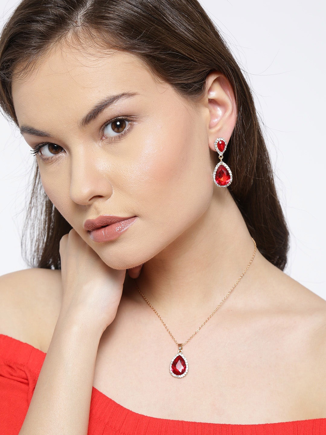 

DressBerry Gold-Plated Stone-Studded Jewellery Set