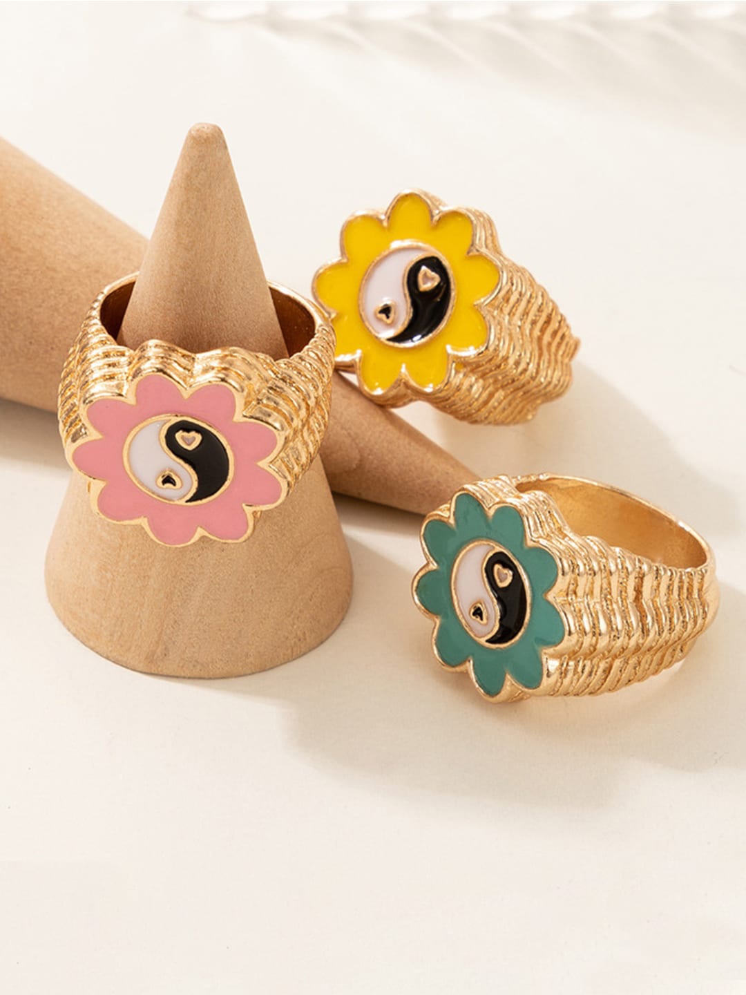 

DressBerry Set Of 3 Gold-Plated Enameled Finger Rings