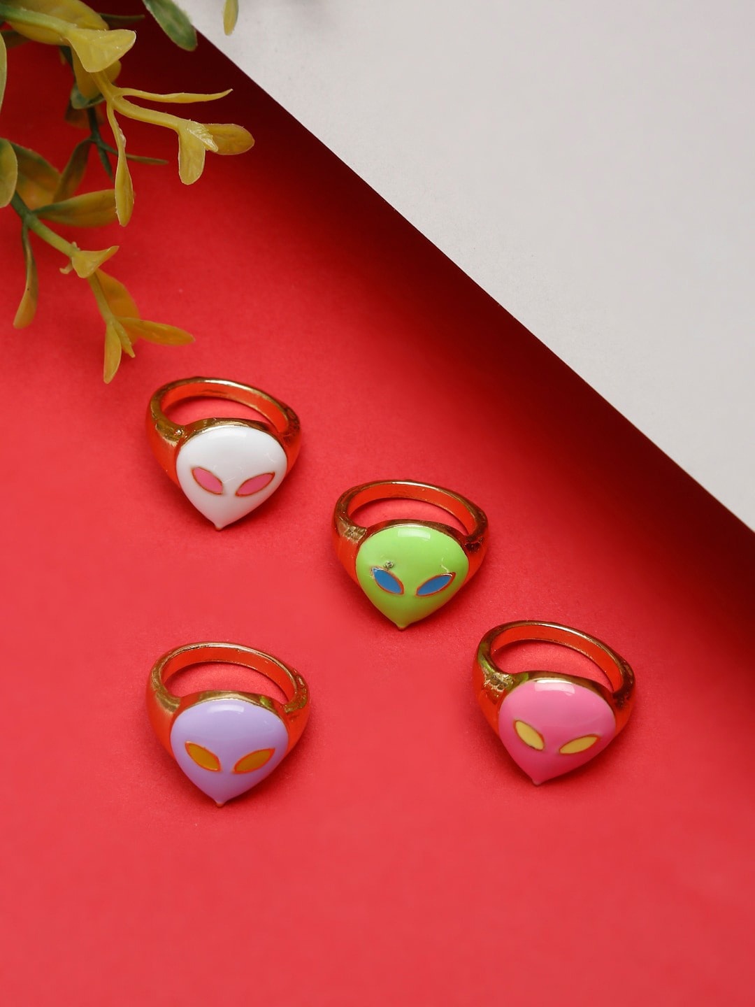 

DressBerry Set Of 4 Gold Toned Enamelled Finger Rings