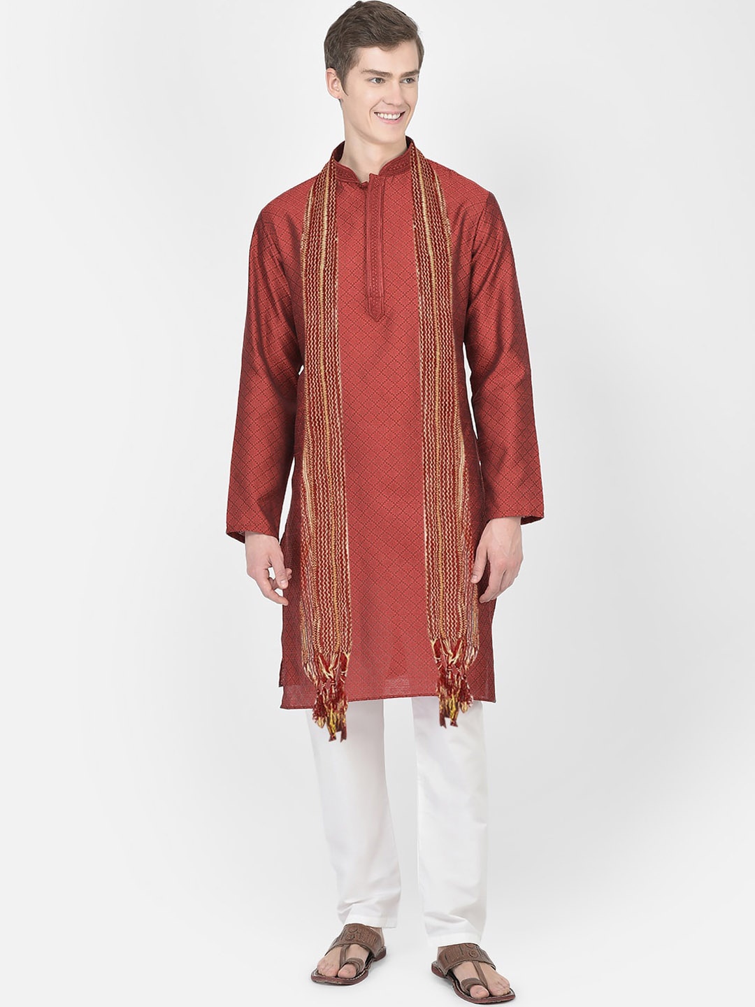

SG LEMAN Self Design Mandarin Collar Kurta with Pyjamas & Dupatta, Maroon