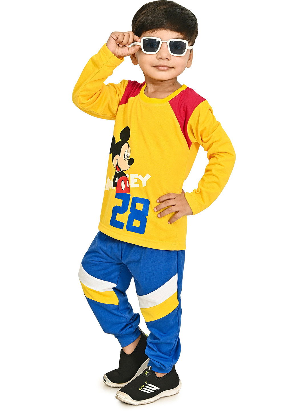 

BAESD Boys Mickey Mouse Printed T-shirt with Trousers, Yellow