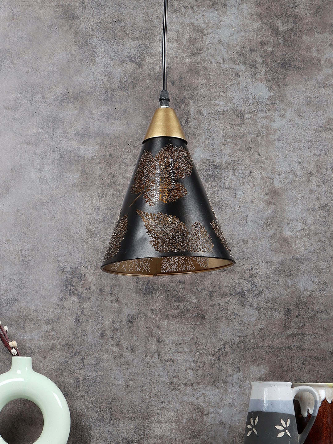 

MFD HOME FURNISHING Black & Beige Textured Shade Light Ceiling Lamp