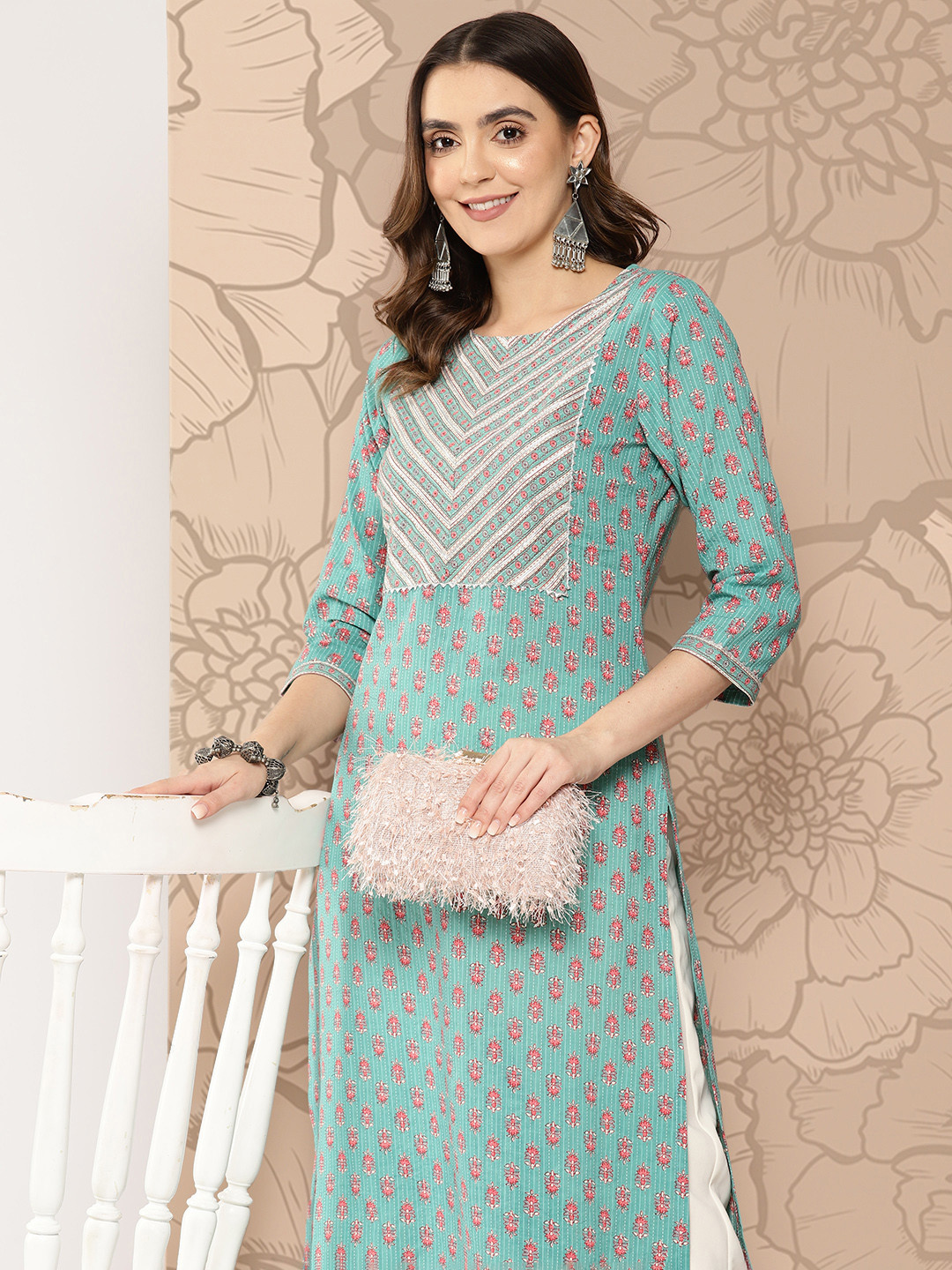 

Nayo Women Ethnic Motifs Printed Gotta Patti Kurta, Green