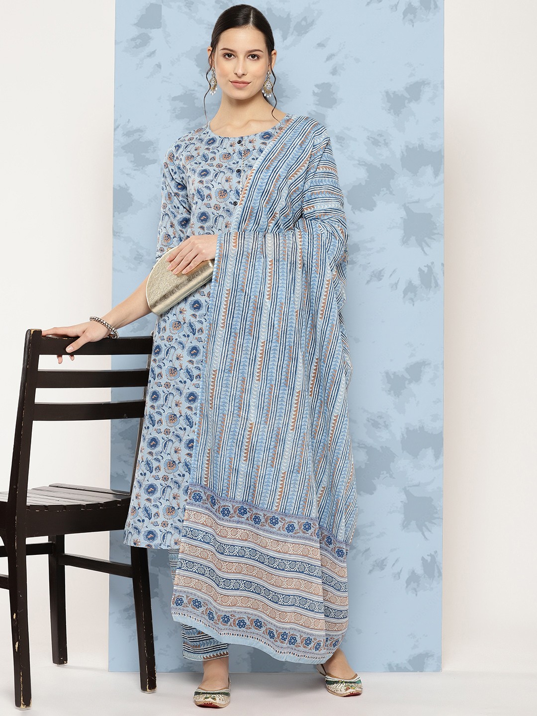 

Nayo Women Floral Printed Regular Gotta Patti Pure Cotton Kurta Set, Blue
