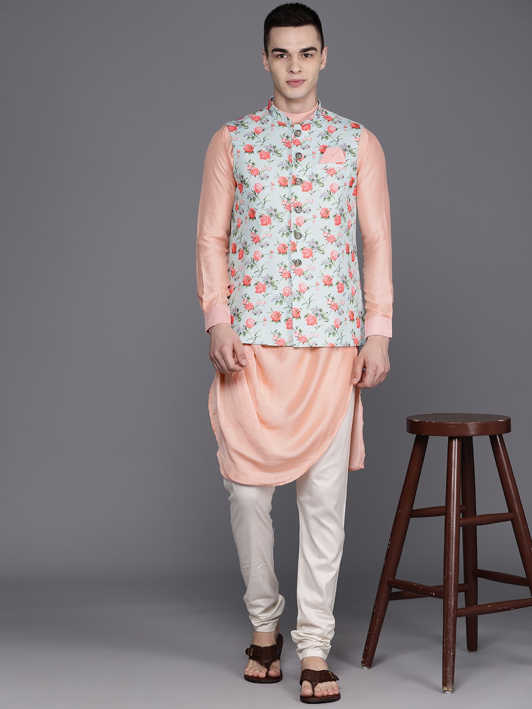 

Manu Men Solid Kurta with Churidar & Nehru Jacket, Peach
