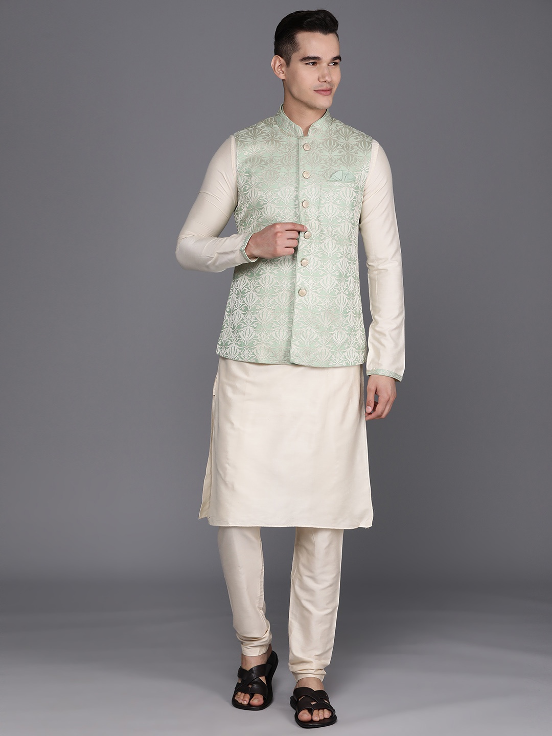 

Manu Men Self Design Linen Blend Kurta Set with Nehru Jacket, Green