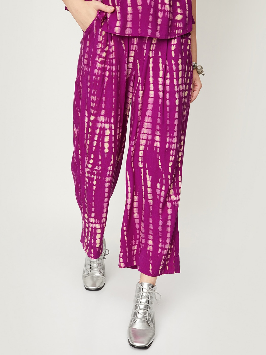 

max Women Abstract Printed Mid Rise Trousers, Purple
