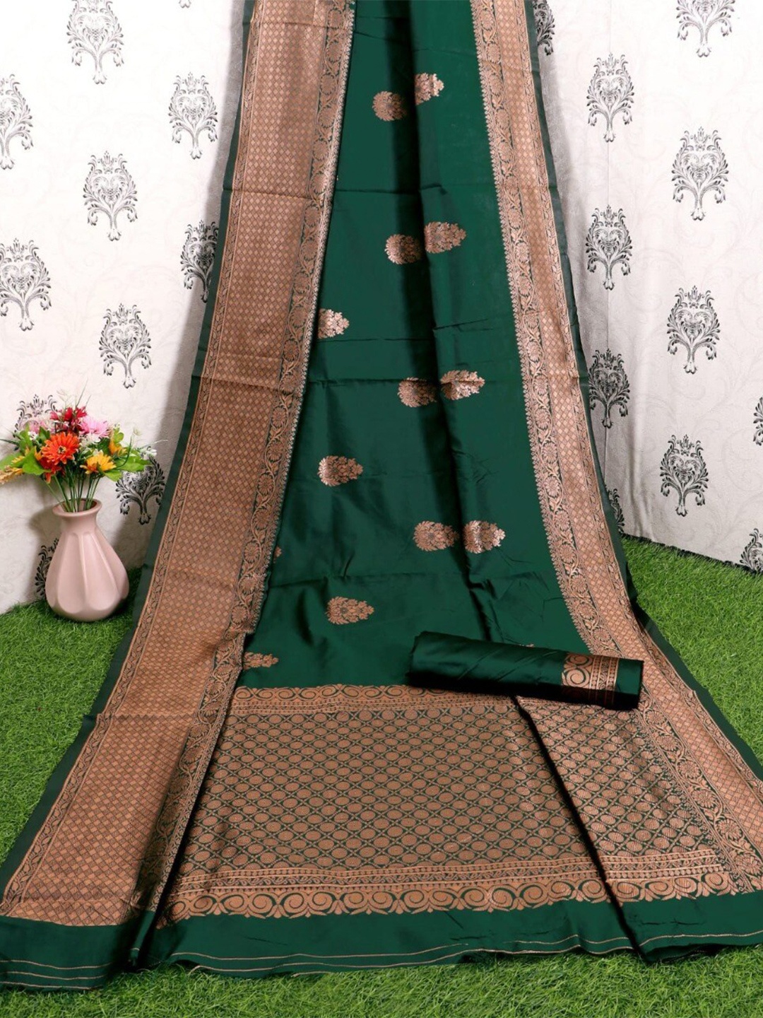 

Naishu Trendz Floral Woven Design Zari Pure Silk Kanjeevaram Saree, Green