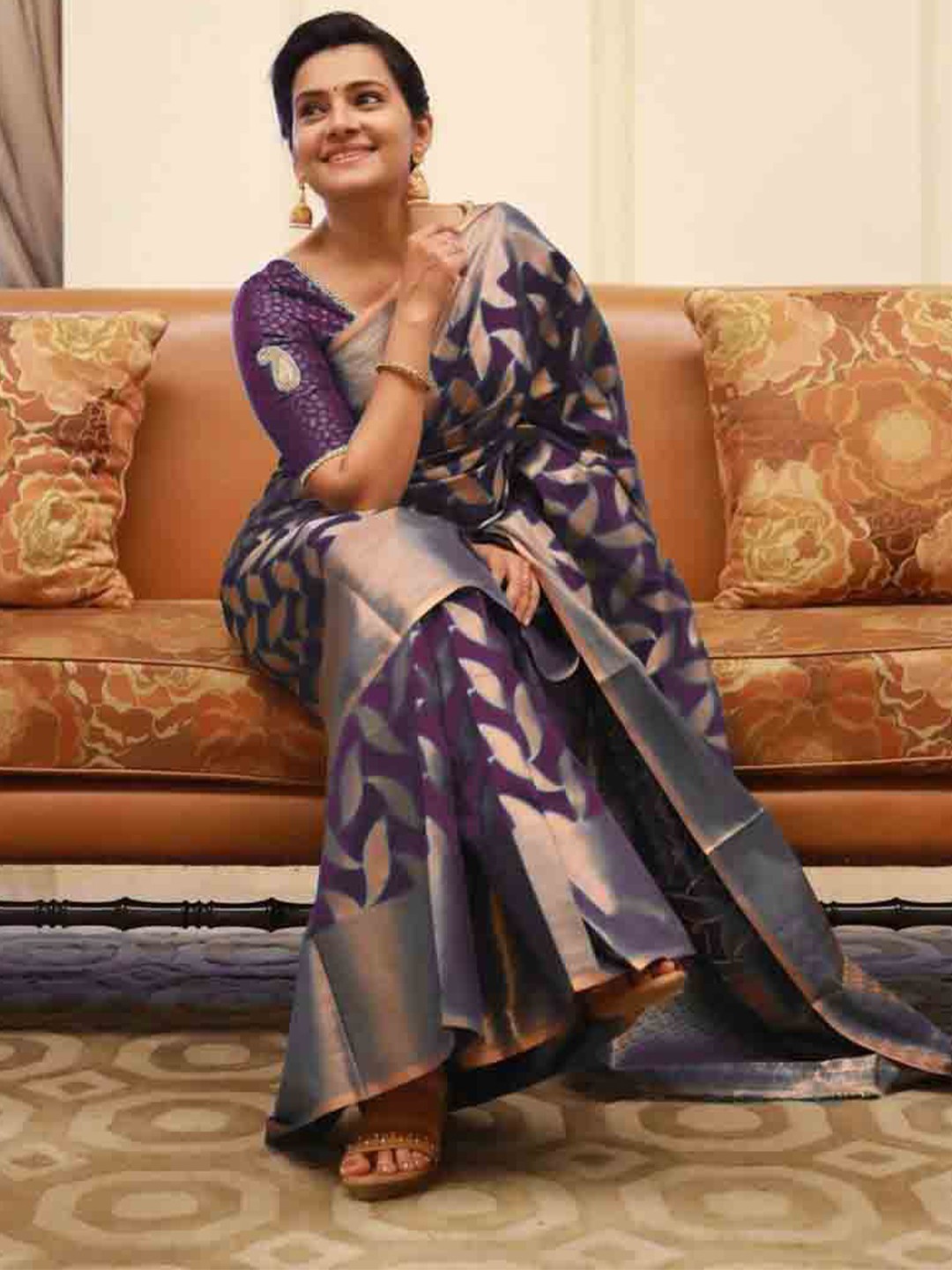

Naishu Trendz Floral Woven Design Zari Pure Silk Kanjeevaram Saree, Purple