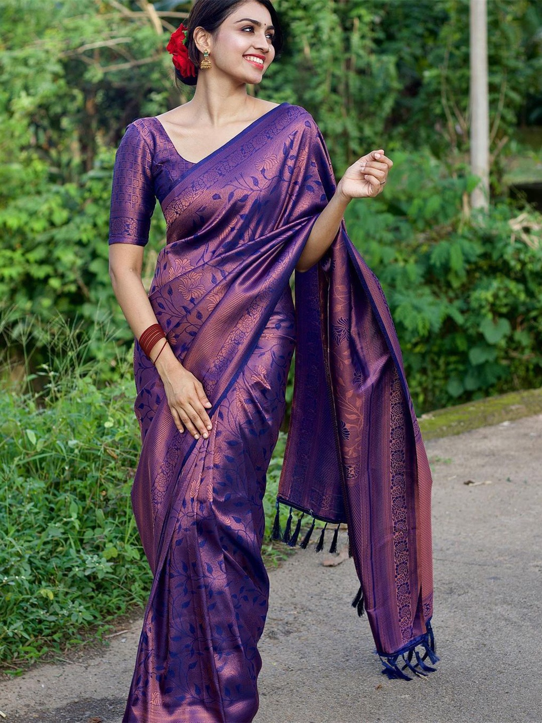 

Naishu Trendz Floral Woven Design Zari Pure Silk Kanjeevaram Saree, Violet