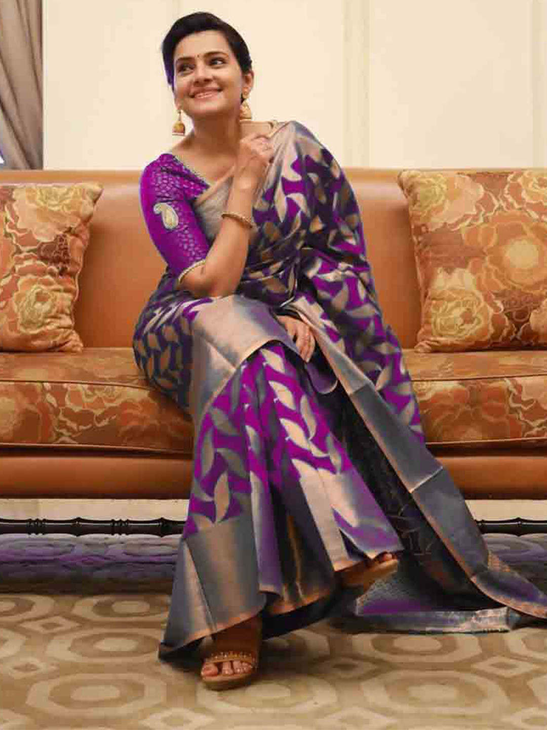 

Naishu Trendz Floral Woven Design Zari Pure Silk Kanjeevaram Saree, Purple