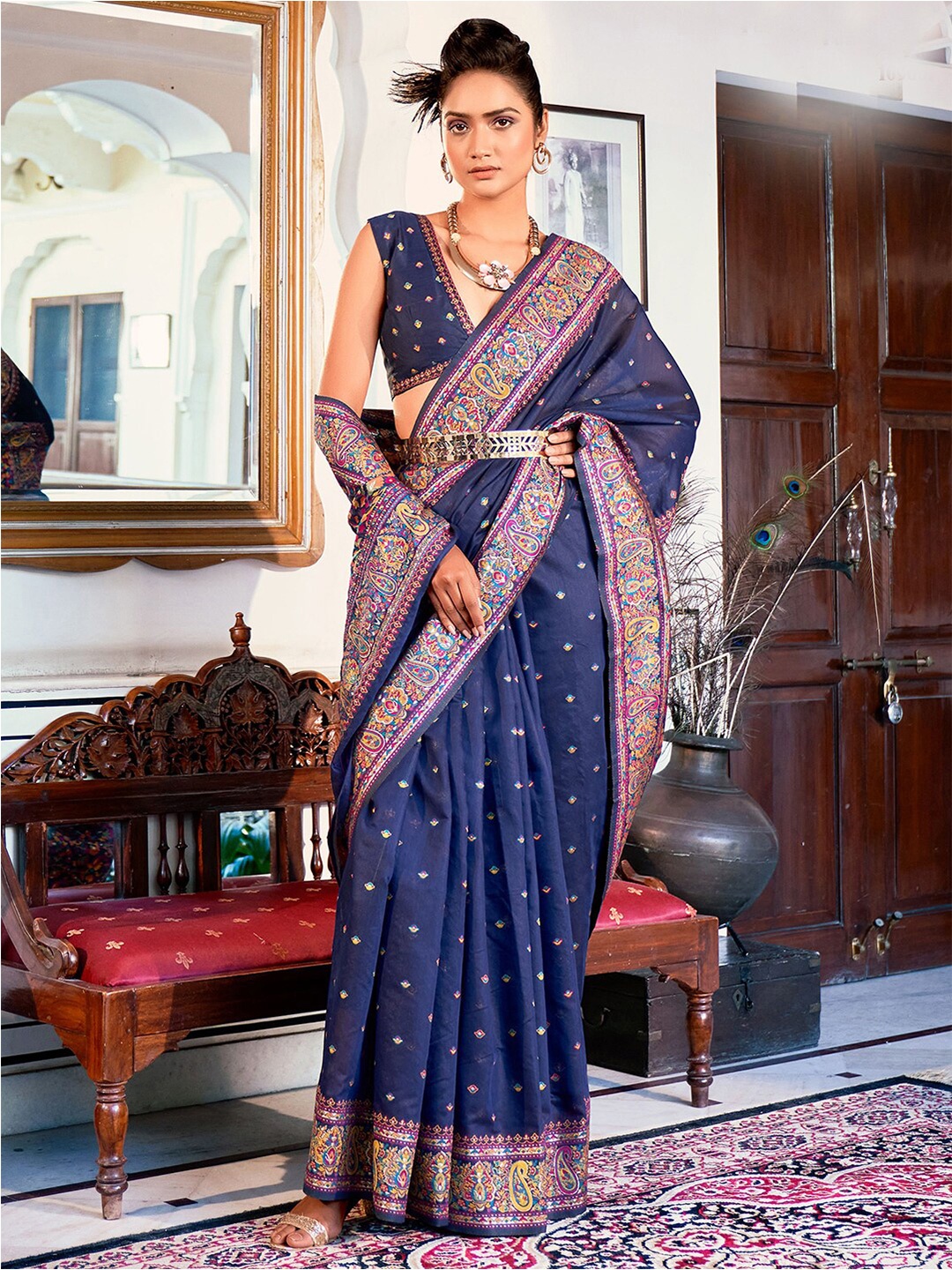 

Mitera Navy Blue & Blue Ethnic Motif Silk Cotton Jamdani Saree