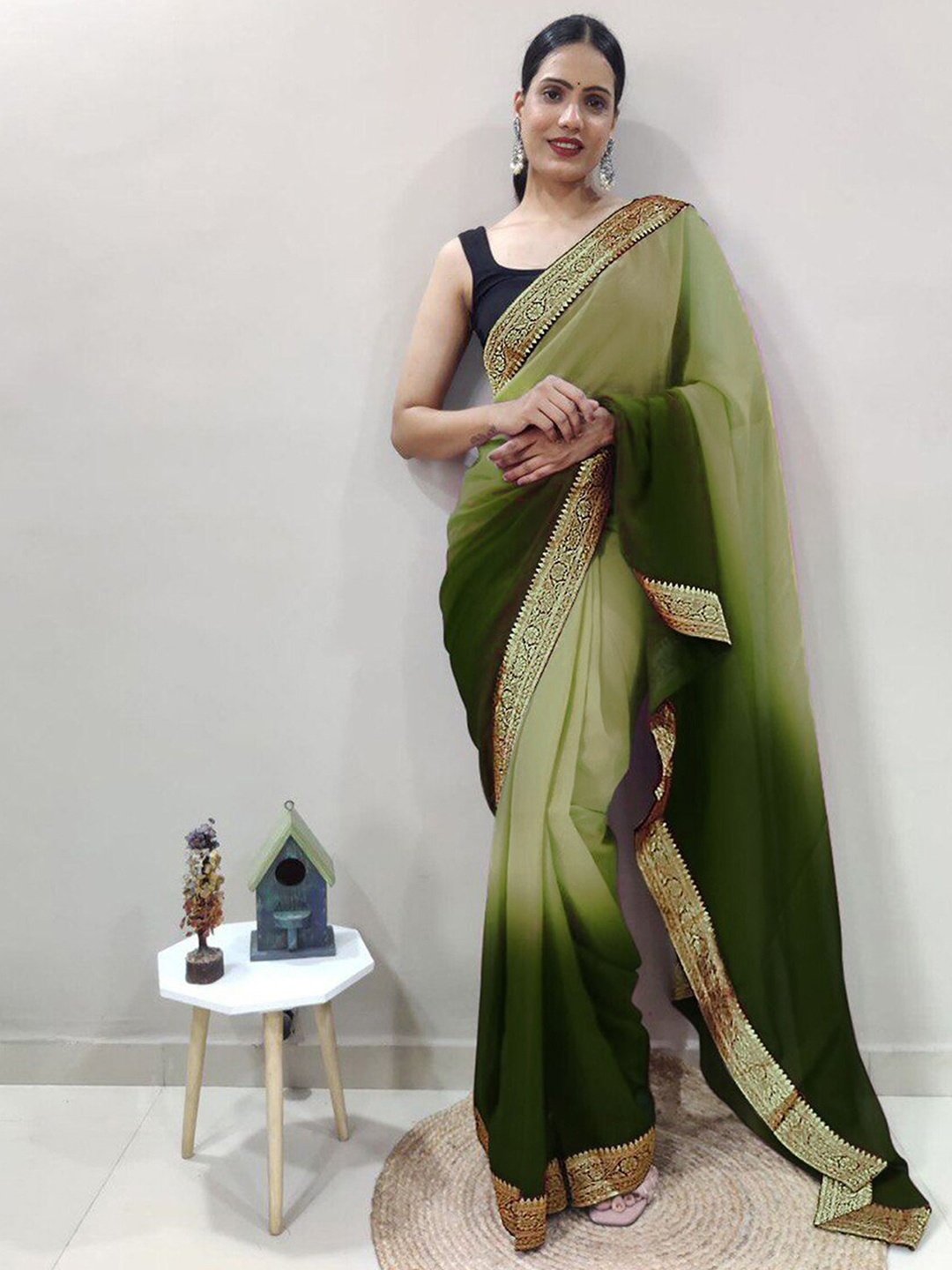

Mitera Green & Gold-Toned Ombre Zari Saree