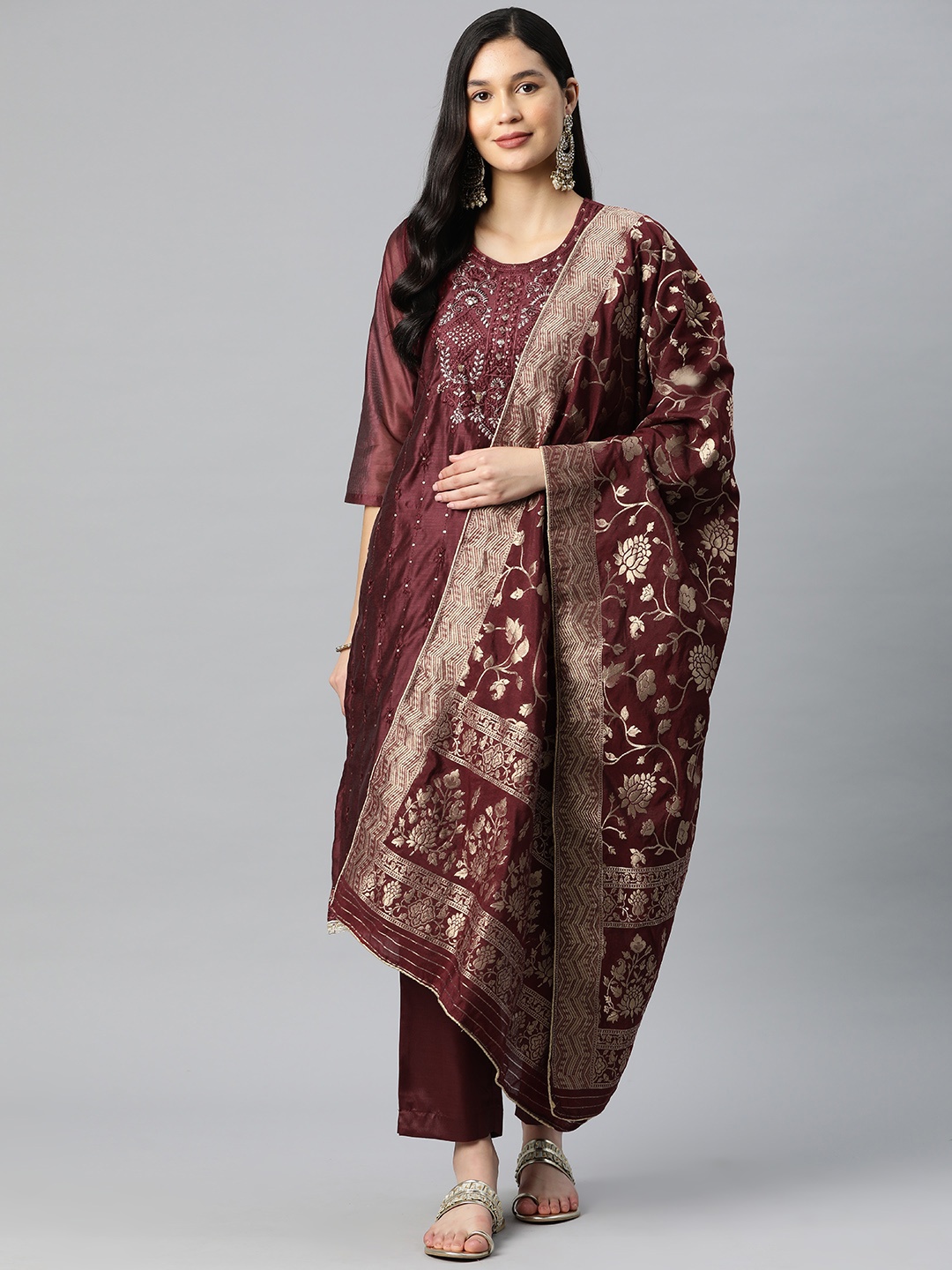 

Sunehri Ethnic Motifs Embroidered Regular Sequinned Kurta With Trousers & Dupatta, Maroon