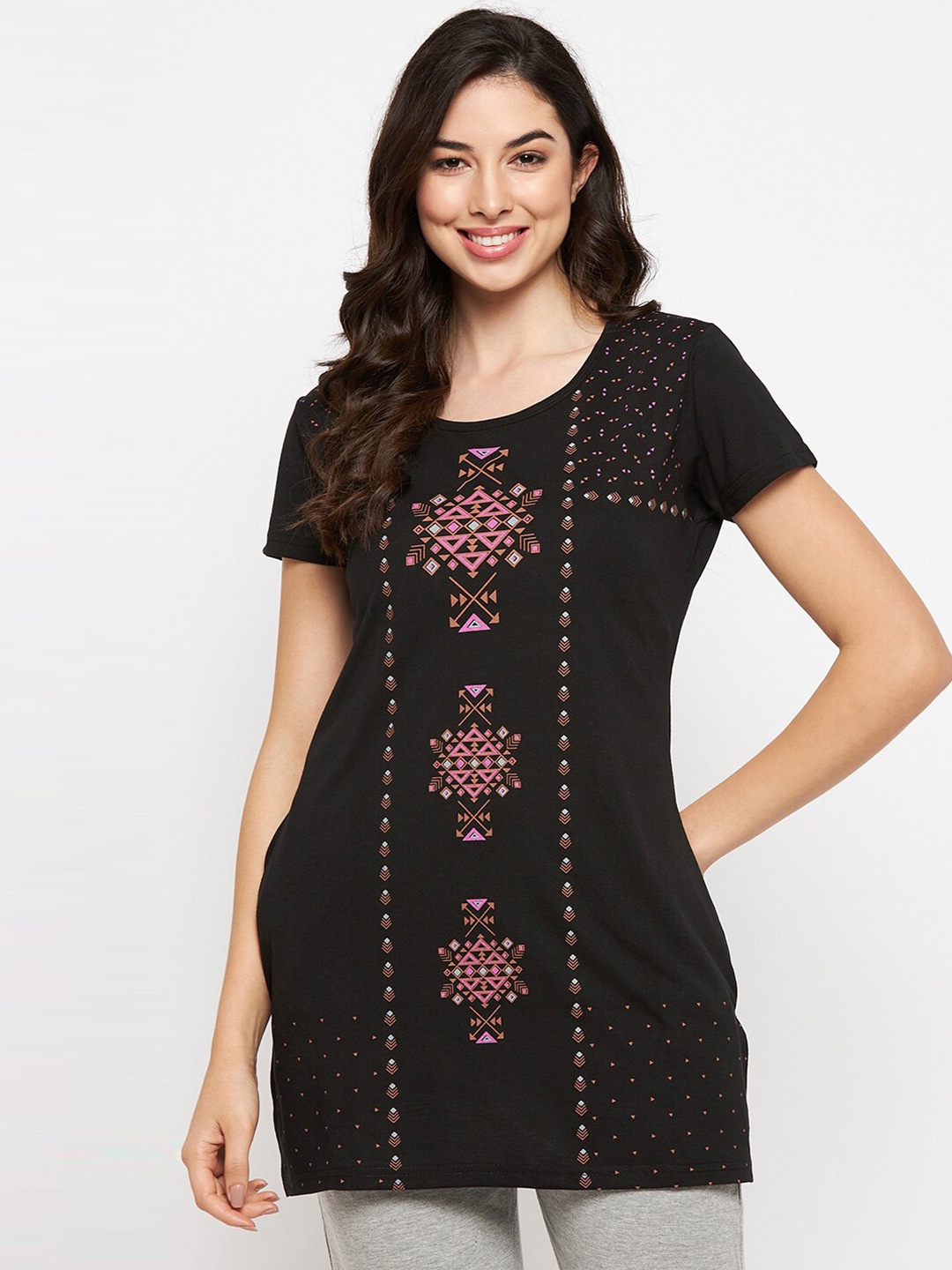 

VERO AMORE Geometric Printed Round Neck Lounge T-shirt, Black