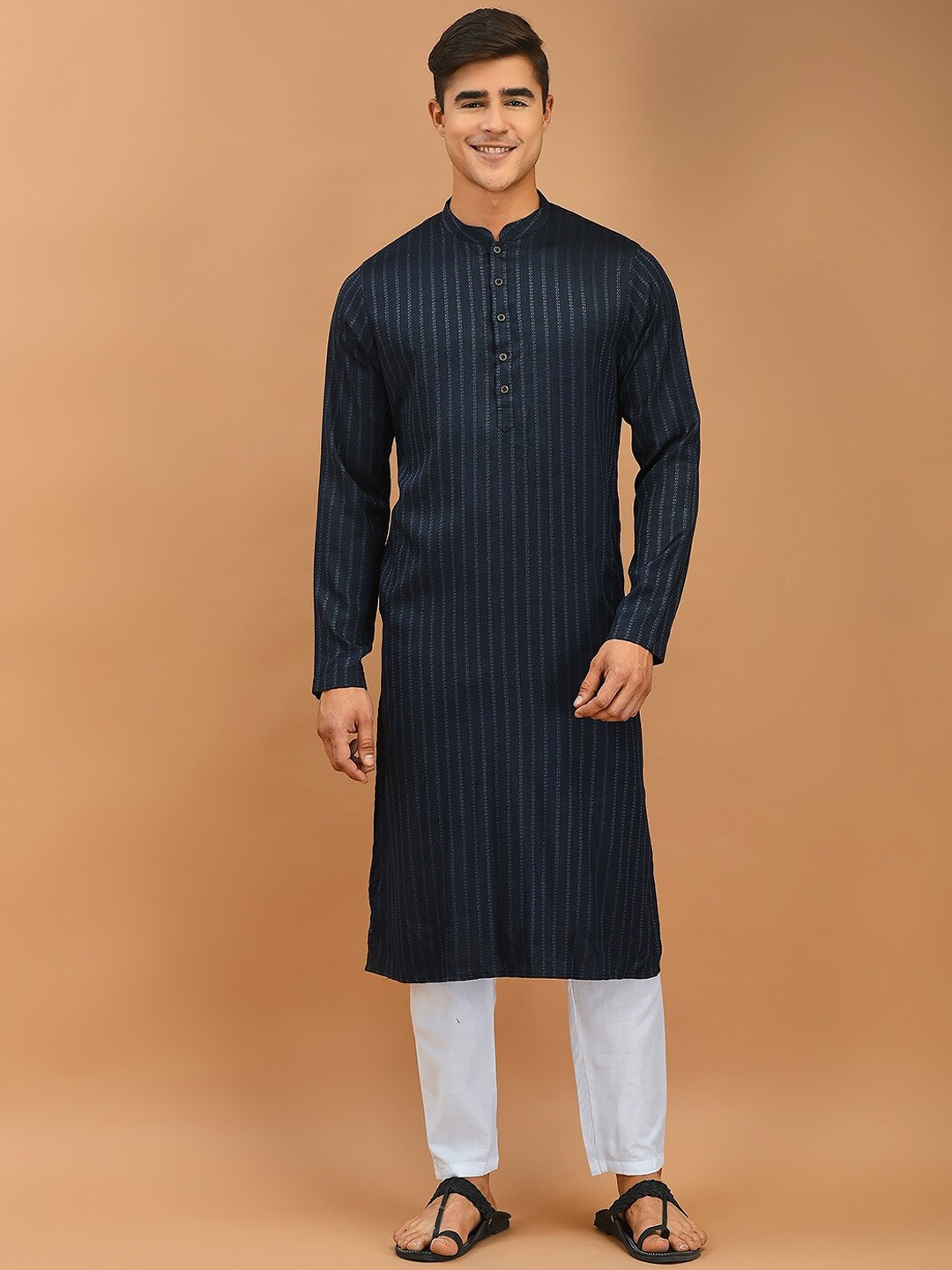 

DEYANN Woven Design Mandarin Collar Kurta With Trousers Set, Blue