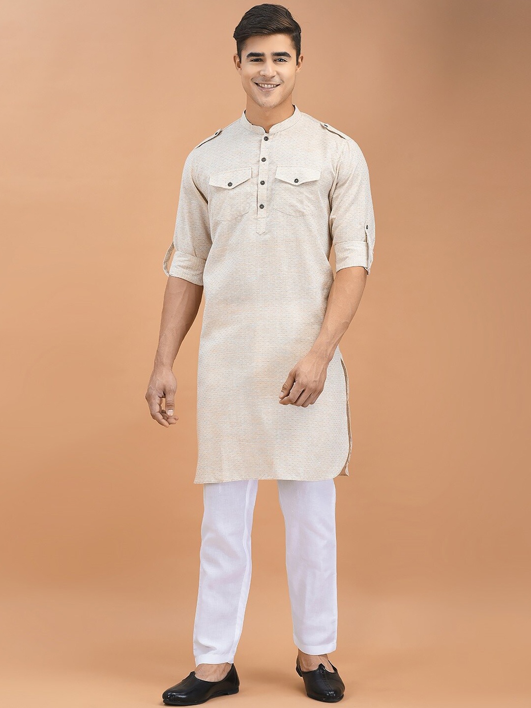 

DEYANN Mandari Collar Pathani Kurta with Trousers, Cream
