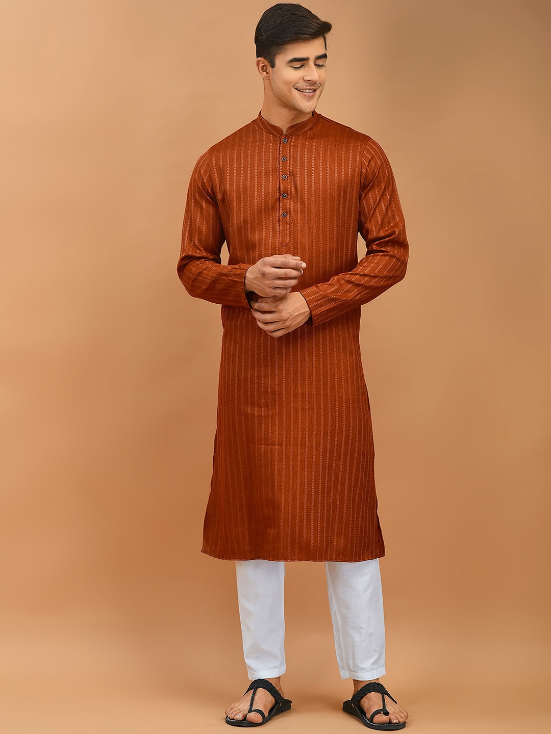 

DEYANN Mandarin Collar Woven Design Kurta With Trousers, Rust