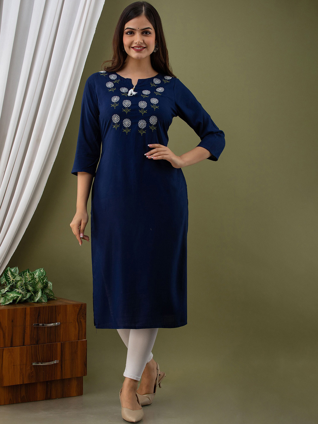 

KALINI Floral Yoke Design Thread Work Kurta, Blue