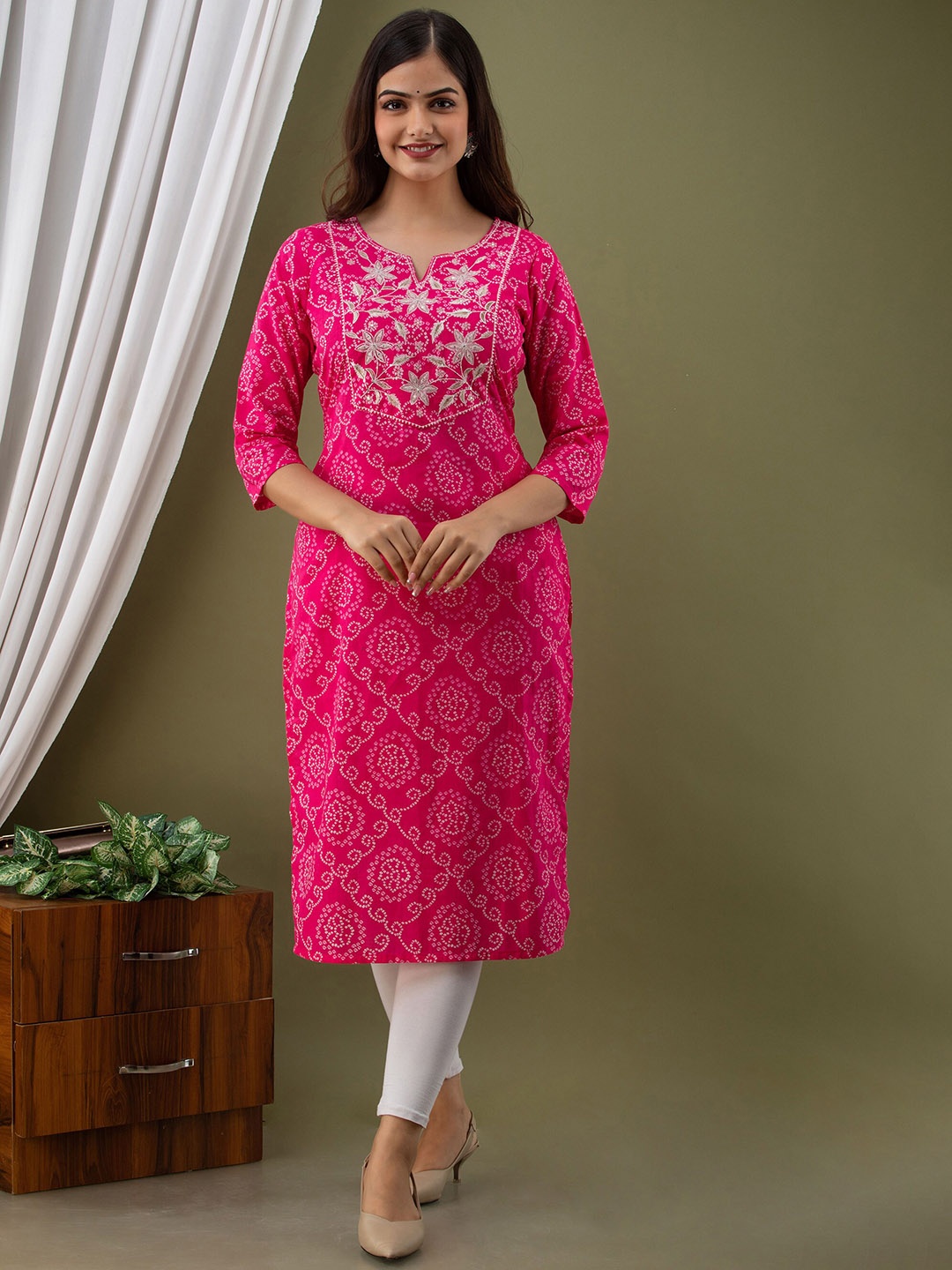 

KALINI Women Bandhani Printed Thread Work Straight Kurta, Pink