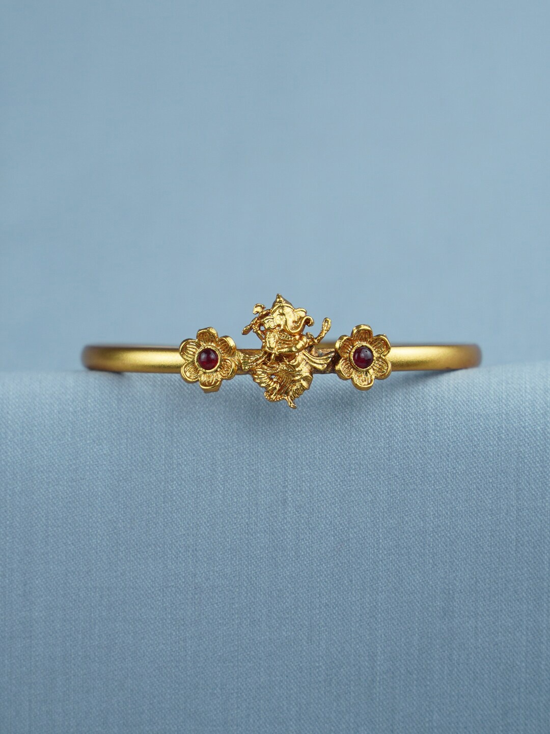 

Diksha collection Women Gold-Plated Kada Bracelet