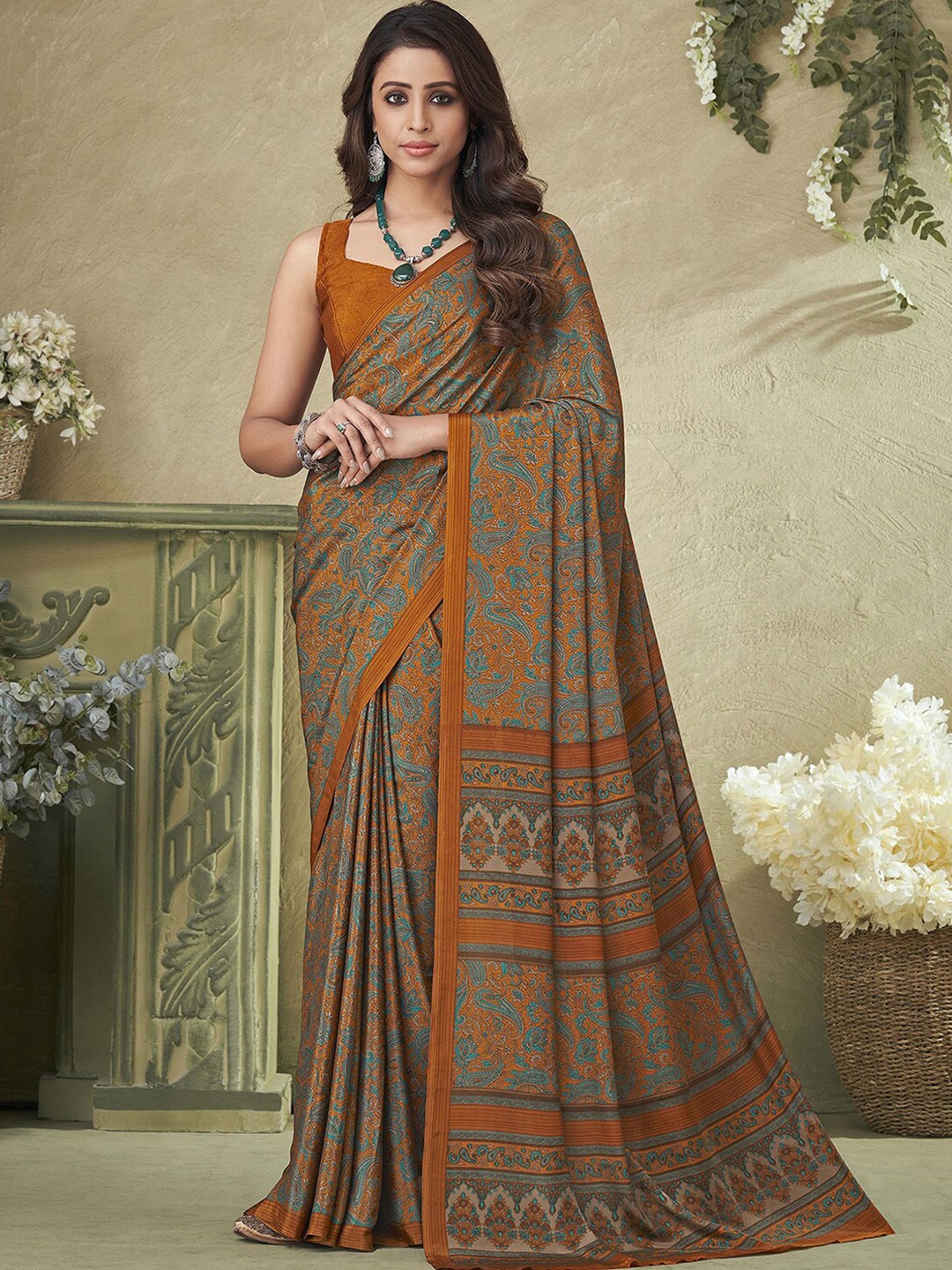 

Mitera Mustard Yellow & Green Paisley Printed Saree