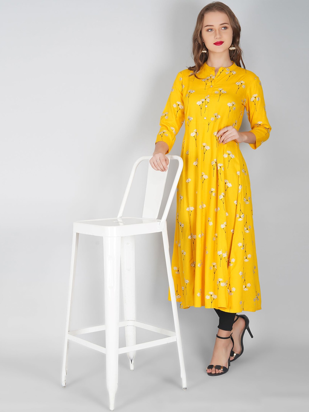 

METRO-FASHION Floral Printed Mandarin Collar A-Line Kurta, Yellow
