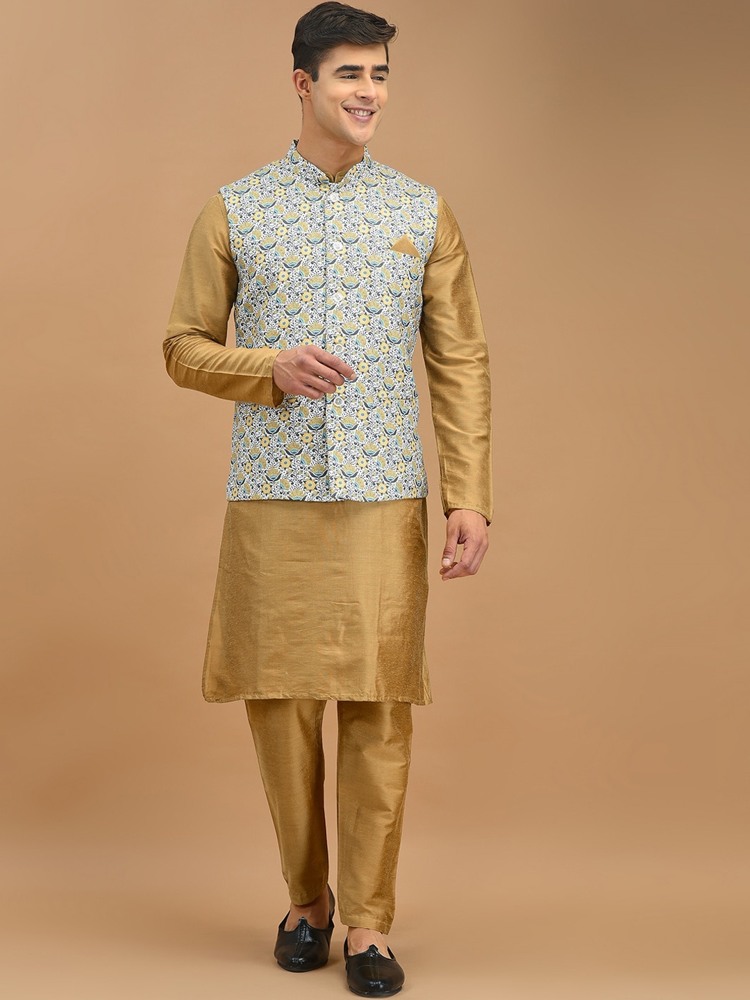 

DEYANN Band Collar Straight Kurta with Pyjamas & Nehru Jacket, Yellow