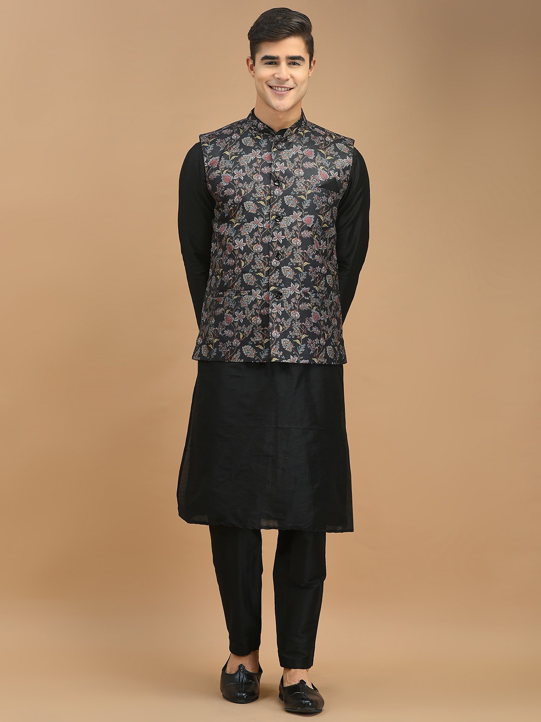 

DEYANN Mandarin Collar Straight Kurta with Pyjamas & Nehru Jacket, Black