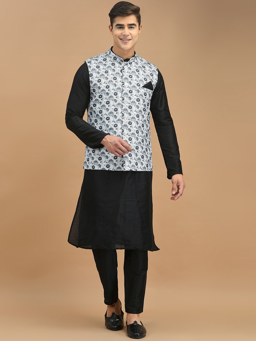 

DEYANN Mandarin Collar Straight Kurta with Pyjamas & Nehru Jacket, Black