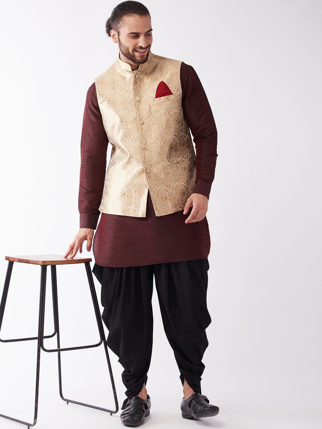 

VASTRAMAY Regular Kurta With Dhoti Pants, Burgundy