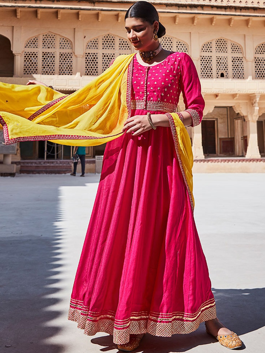 

Jaipur Kurti Pink & Gold-Toned Embroidered Fit & Flare Maxi Ethnic Dress & Dupatta