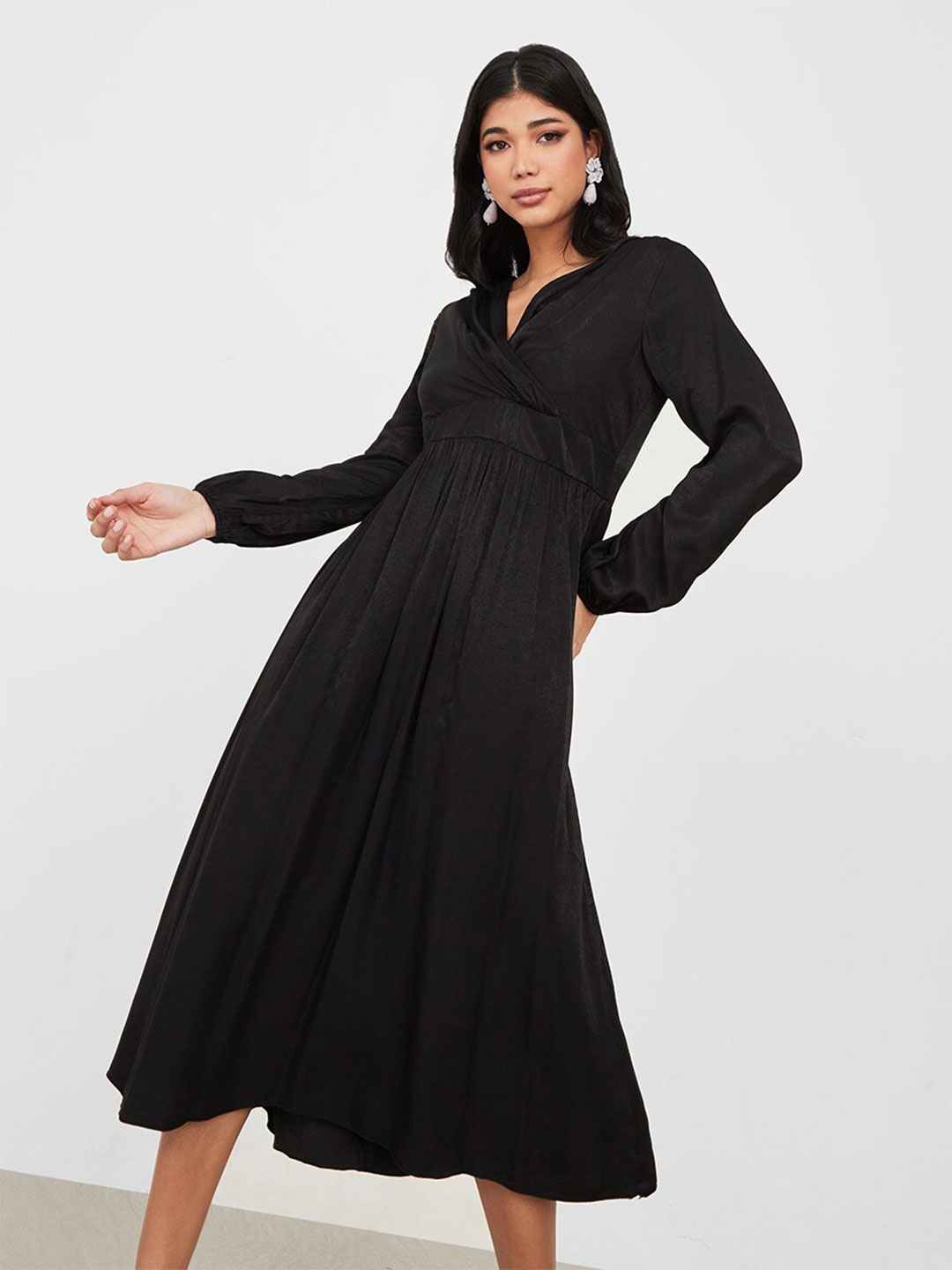 

Styli V-Neck Puff Sleeves Wrap Dress, Black