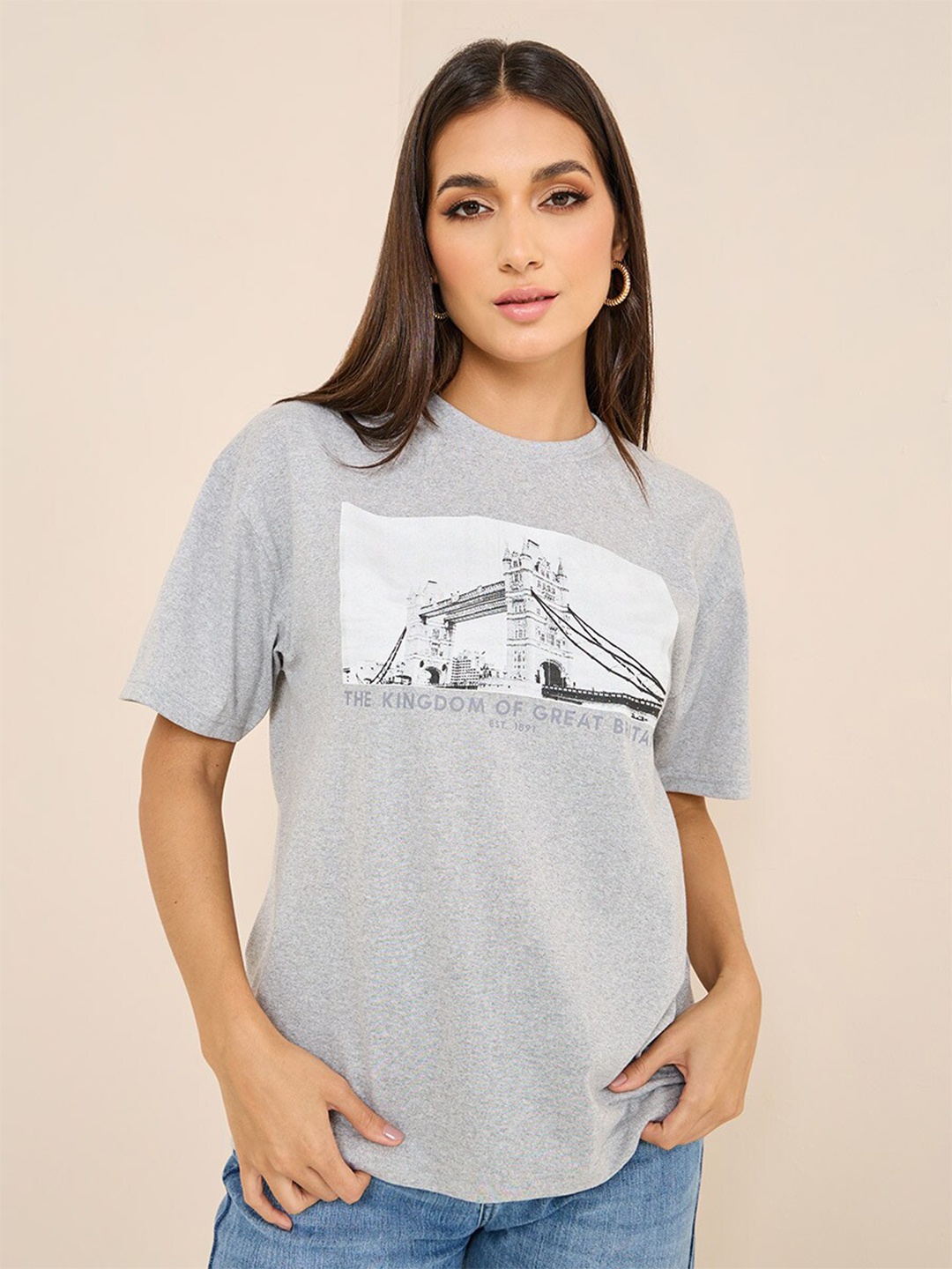 

Styli Graphic Printed Drop Shoulder Sleeves Relaxed Fit T-shirt, Grey