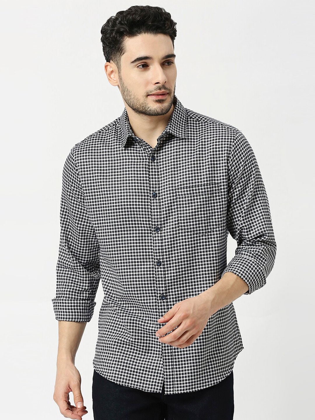 

Metronaut Men Checked Slim Fit Opaque Casual Shirt, Black