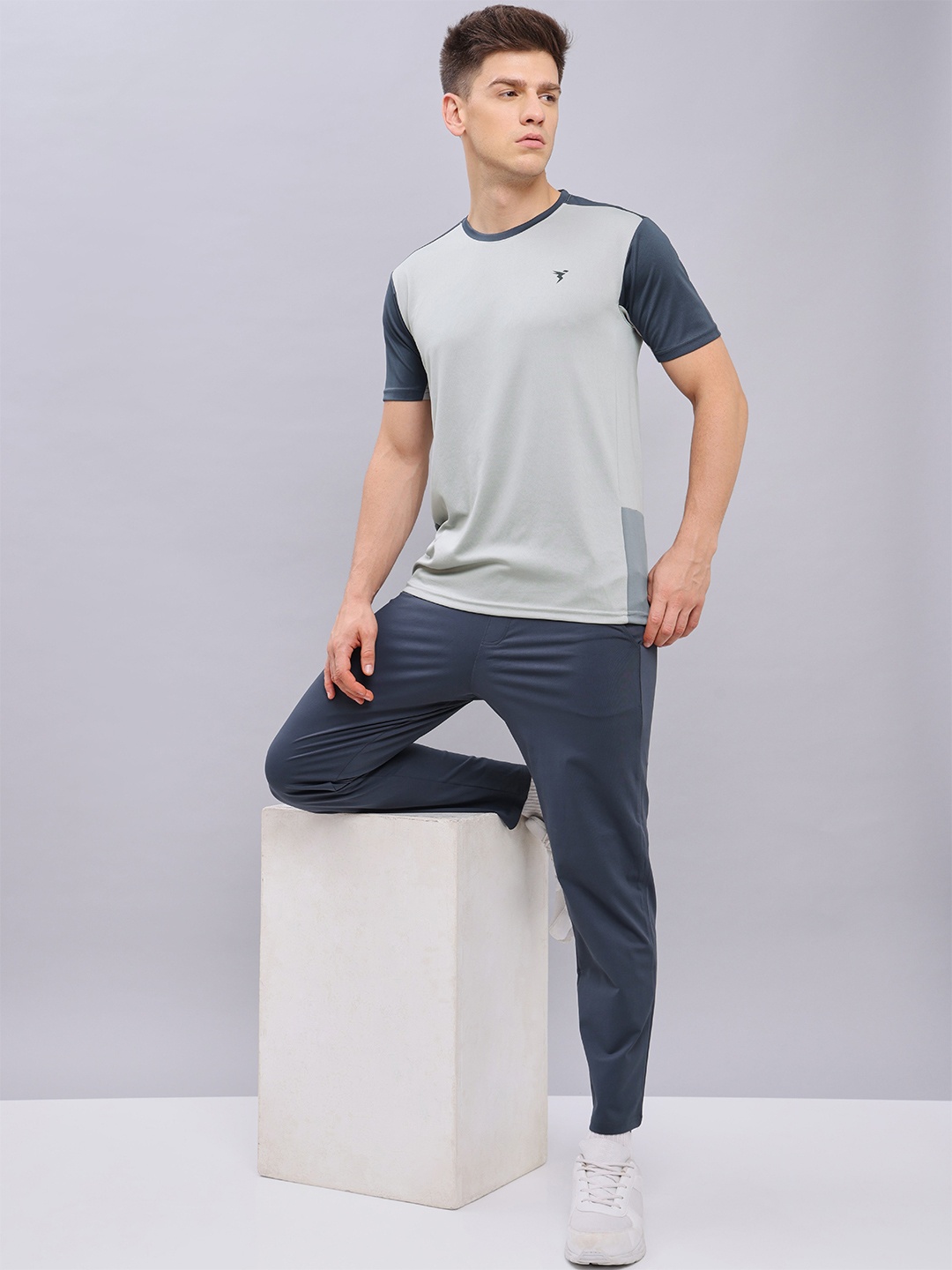 

Technosport Colourblocked Antimicrobial Slim Fit Training or Gym T-shirt, Grey
