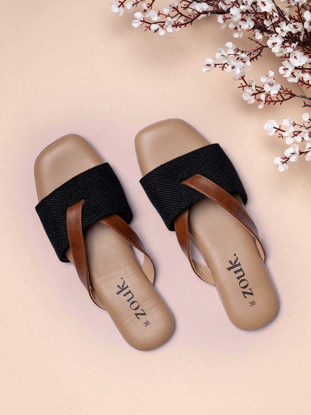

ZOUK Women Woven Design One Toe Flats, Black