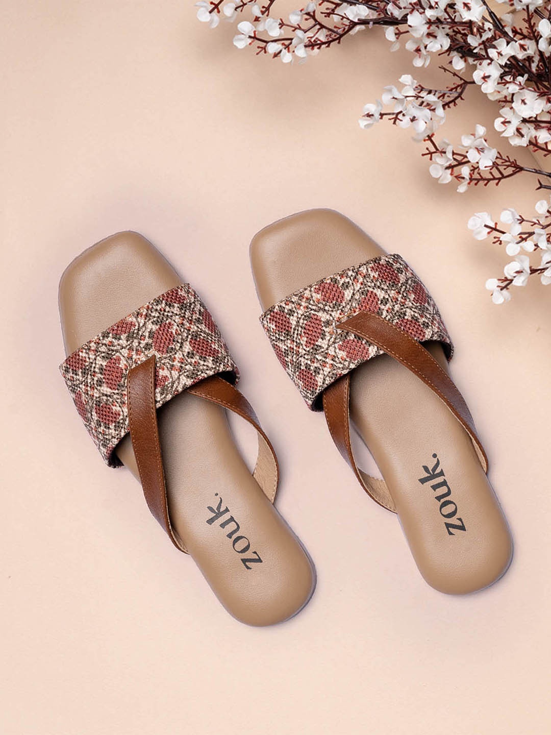 

ZOUK Women Auroville Botanica Printed One Toe Flats, Brown