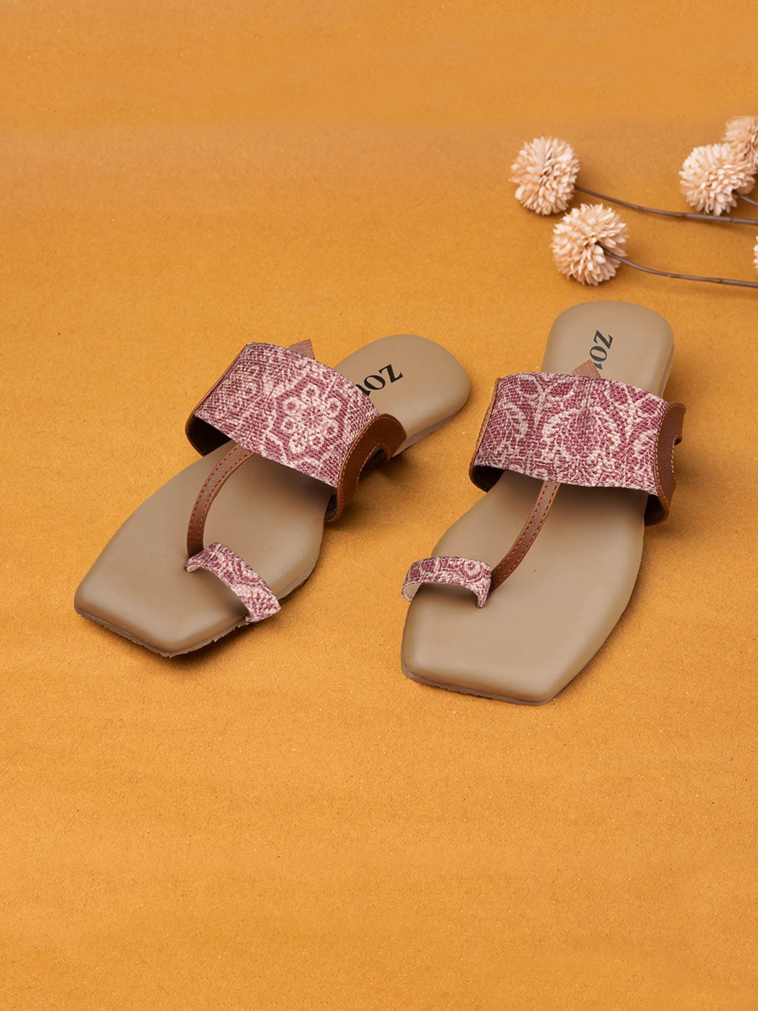 

ZOUK Women Madurai Blossom One Toe Flats, Peach