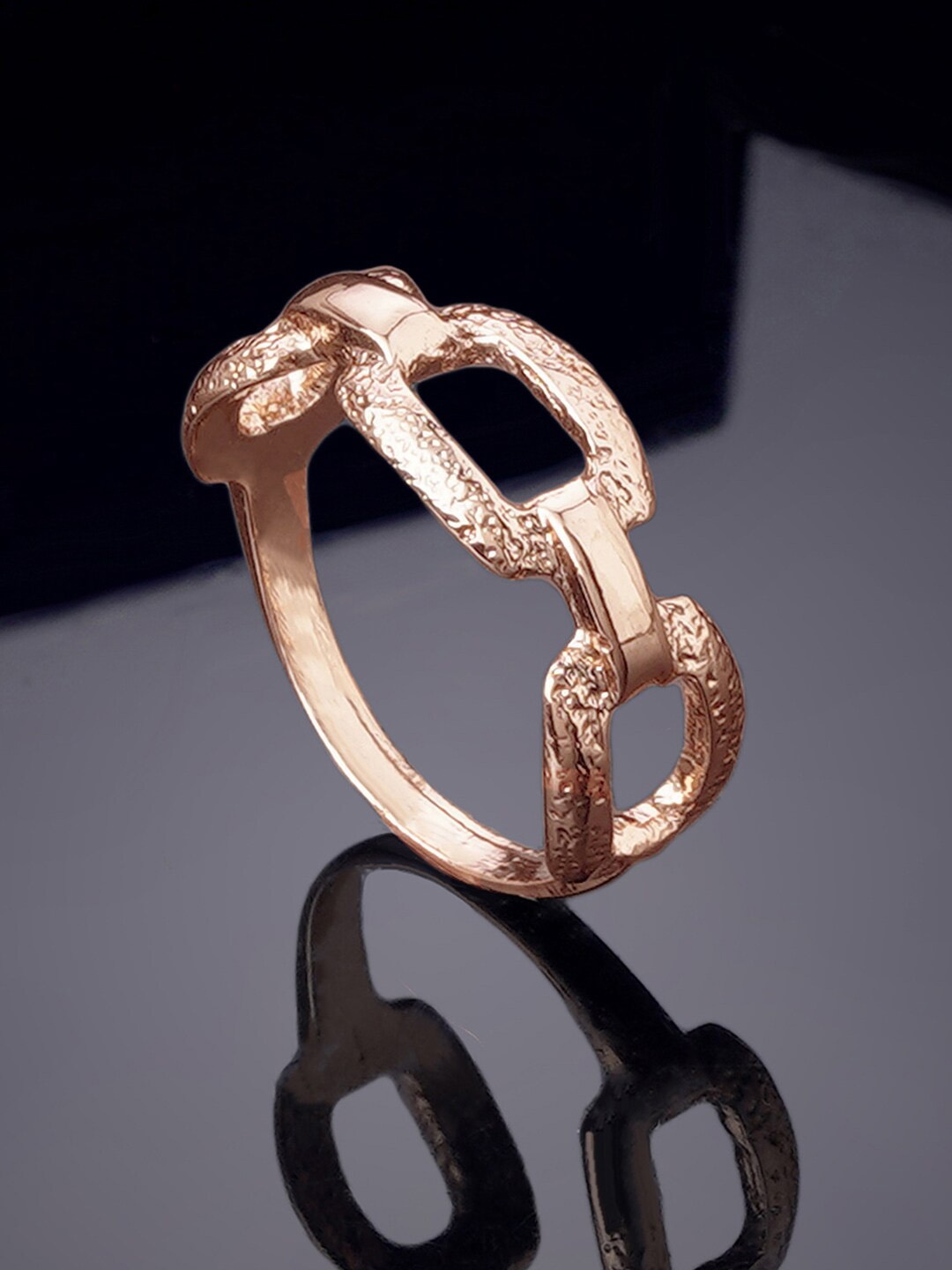 

Estele Rose Gold-Plated Finger Ring